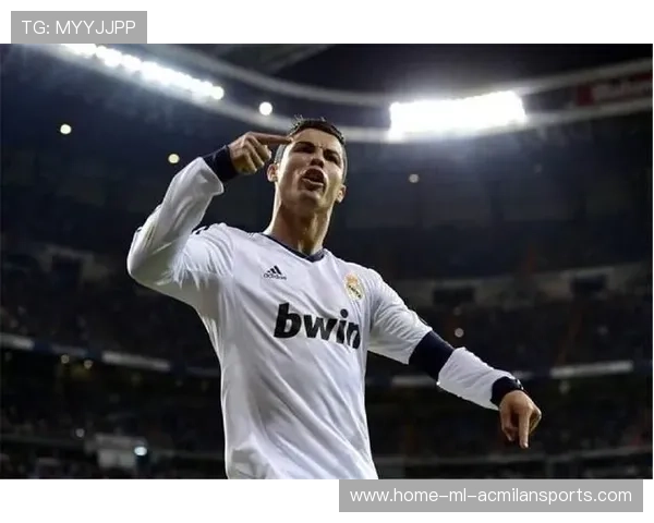 C罗被拍到在凌晨为队友做康复训练，团队责任感展露