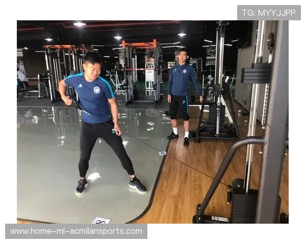 体能训练：赛季中体能保存与轮换策略解析，体能储备一般要多久