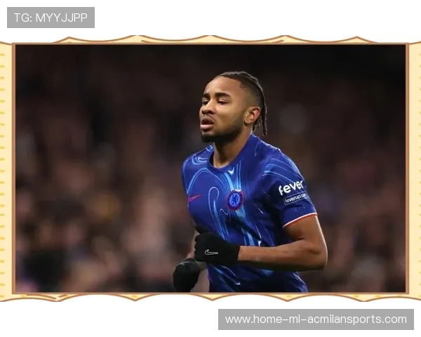 切尔西恩昆库插上背身做球助攻队友破门，展现惊艳技术与团队协作